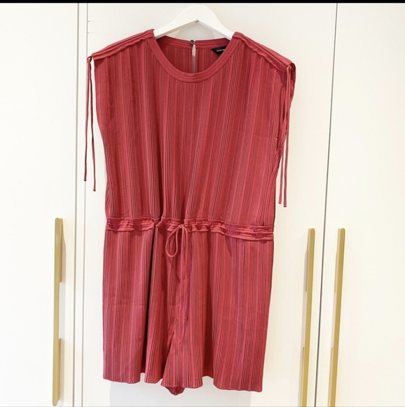 BNWT Club Monaco Pleated Viga Romper in Rose - Picture 3 of 6